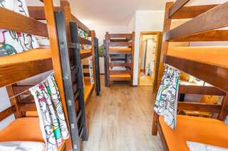 Хостелы Top Hostel Pokoje Gościnne Закопане Cемейный номер с собственной ванной комнатой-2