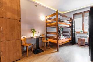 Хостелы Top Hostel Pokoje Gościnne Закопане Cемейный номер с собственной ванной комнатой-5